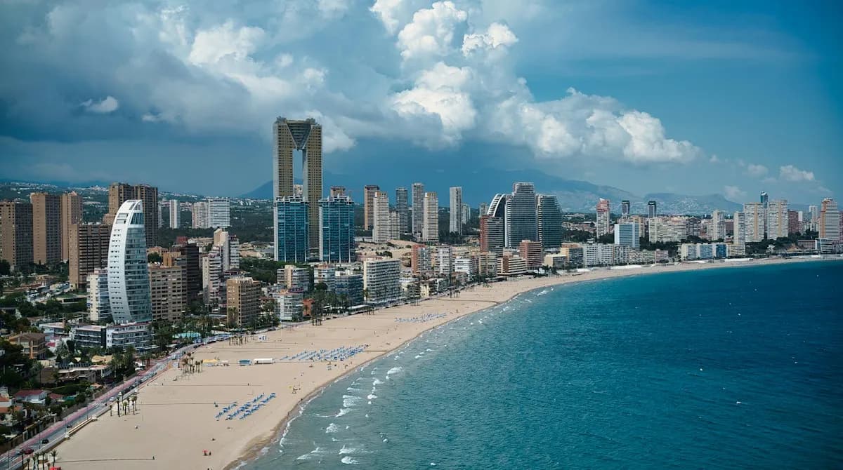 Administradores de Fincas en Benidorm: Precios y Guía 2026