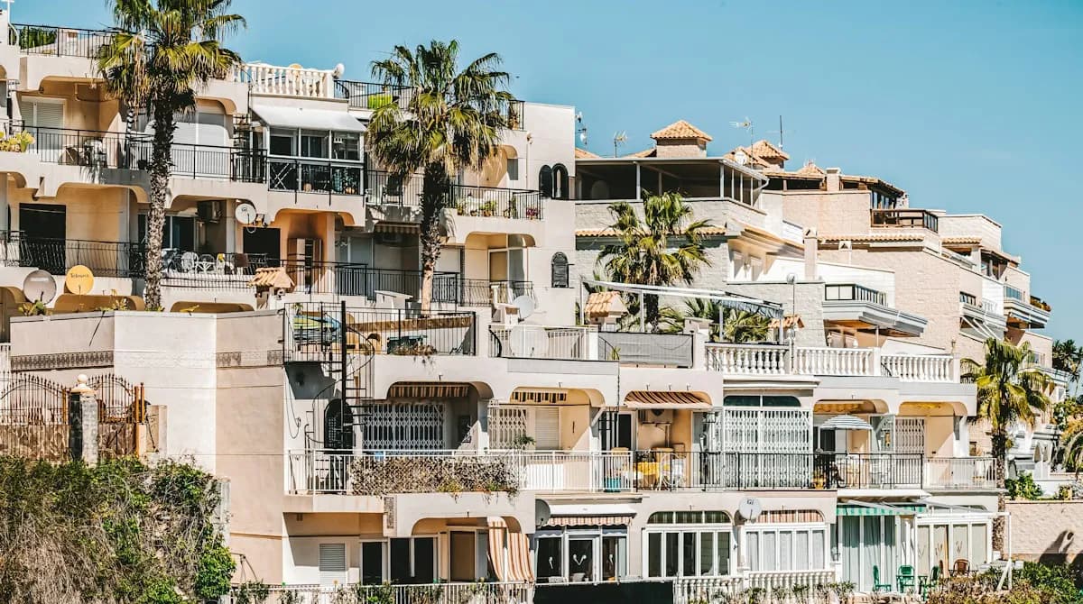 Administradores de Fincas en Torrevieja: Precios y Guía 2026
