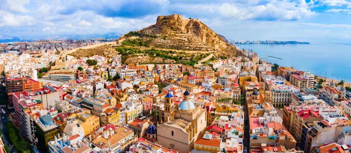 Administradores de Fincas en Alicante: Directorio 2026