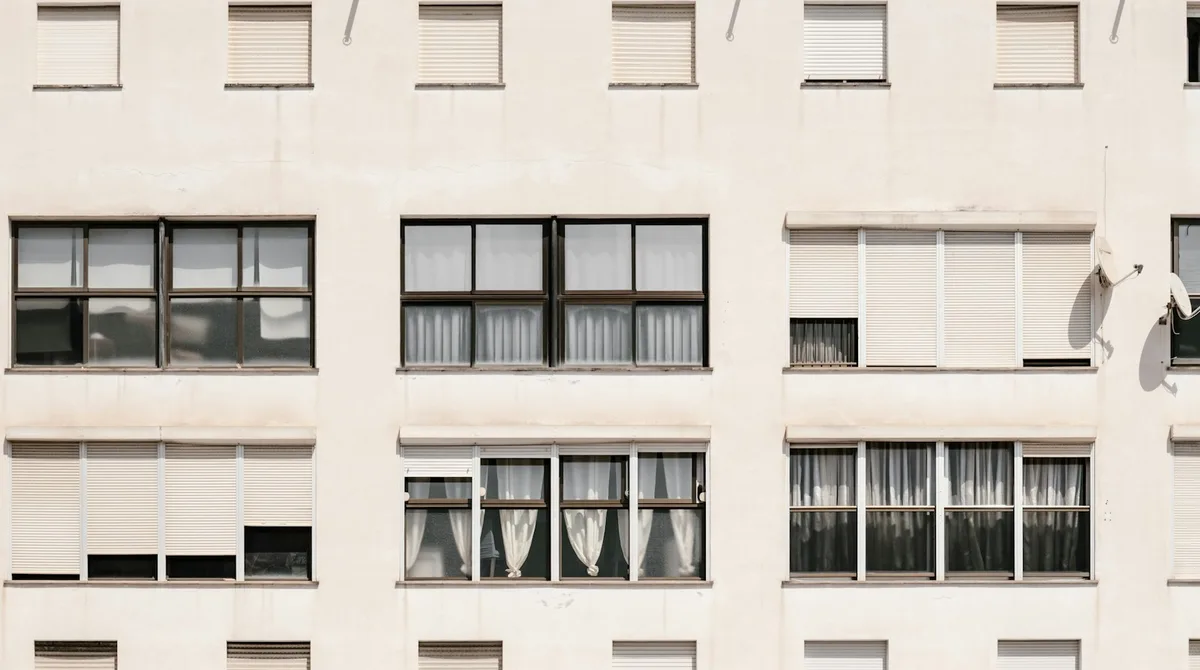 Ayudas para cambiar ventanas en 2026: Plan Renove e IRPF